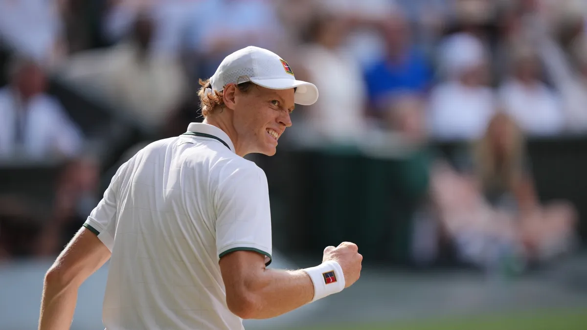 Sinner repite victoria sobre un Djokovic superado y luchará por su segundo título consecutivo