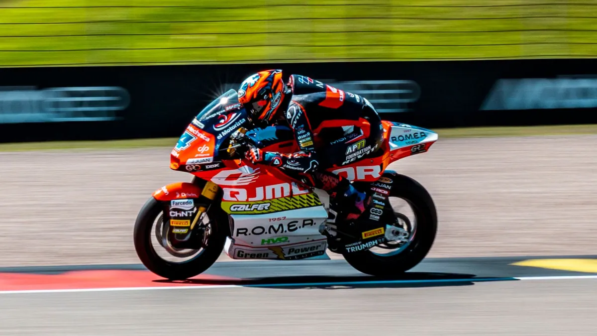 Ortolá se adjudica la pole de Moto2, superando a Manu González y Guevara