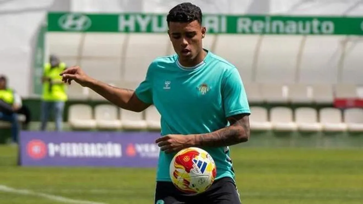 Robson Fernandes se marcha del Betis sin debutar: el adiós a una promesa frustrada
