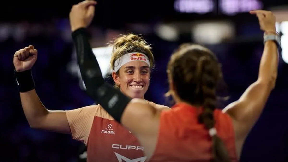 Bea González lidera a Málaga en su camino a la final del Premier Padel Andalucía