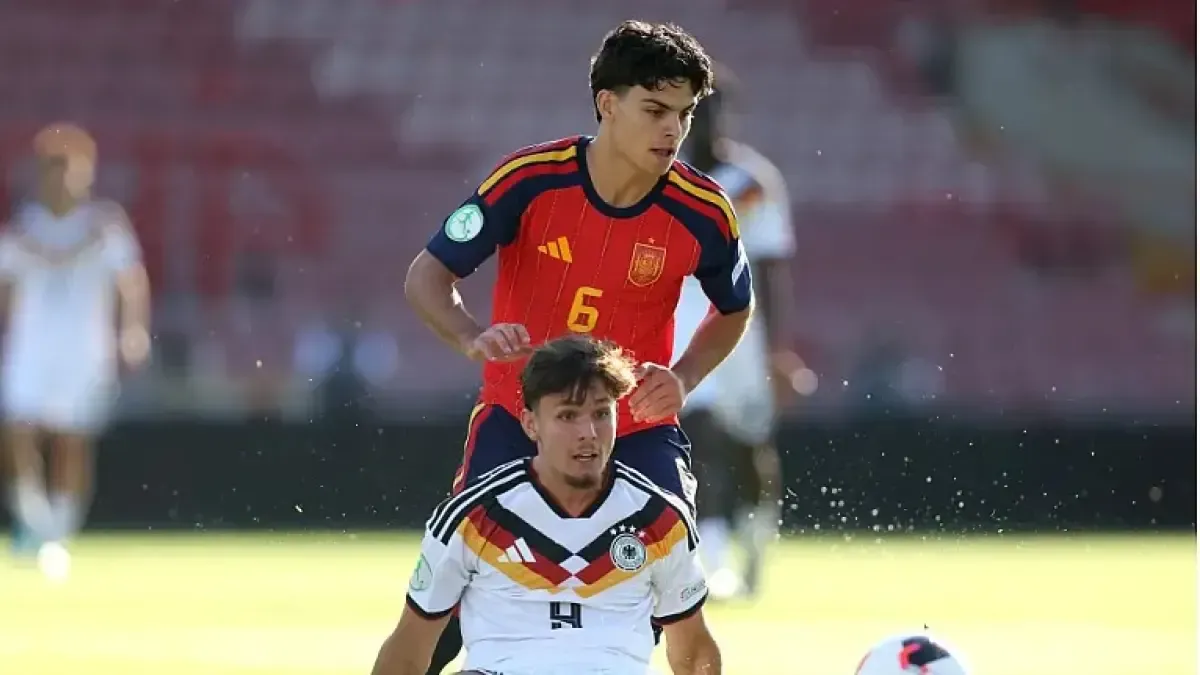 Xavi Espart, campeón de Europa Sub-19, se une a la pretemporada del Barça