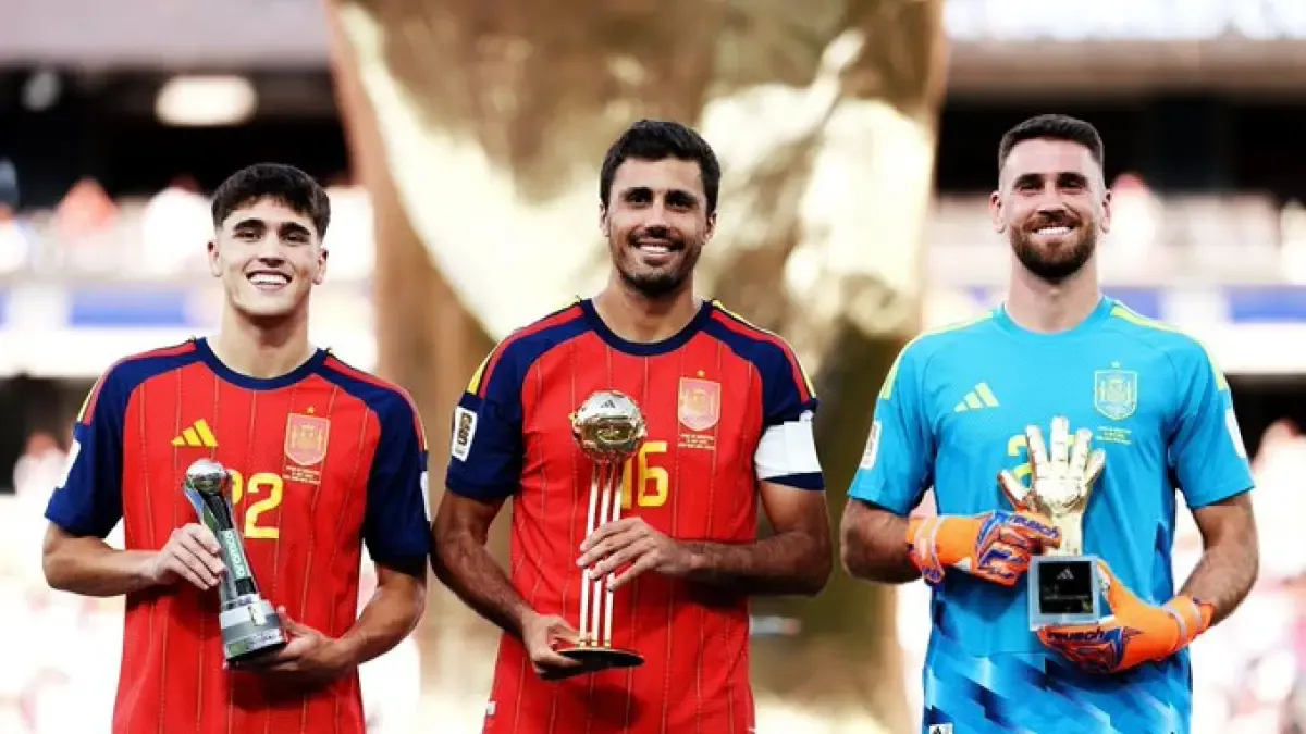 España reina en el Mundial: Rodri, Cubarsí y Simón, los más destacados