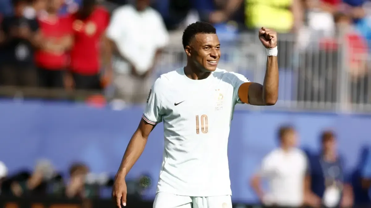 Condena africana a comentarios contra Mbappé