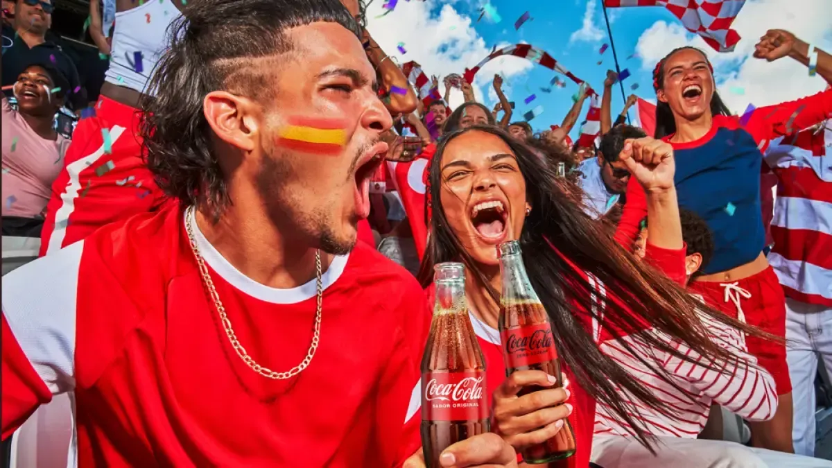 Coca-Cola intensifica su apuesta por el fútbol este verano con acciones comerciales y novedades