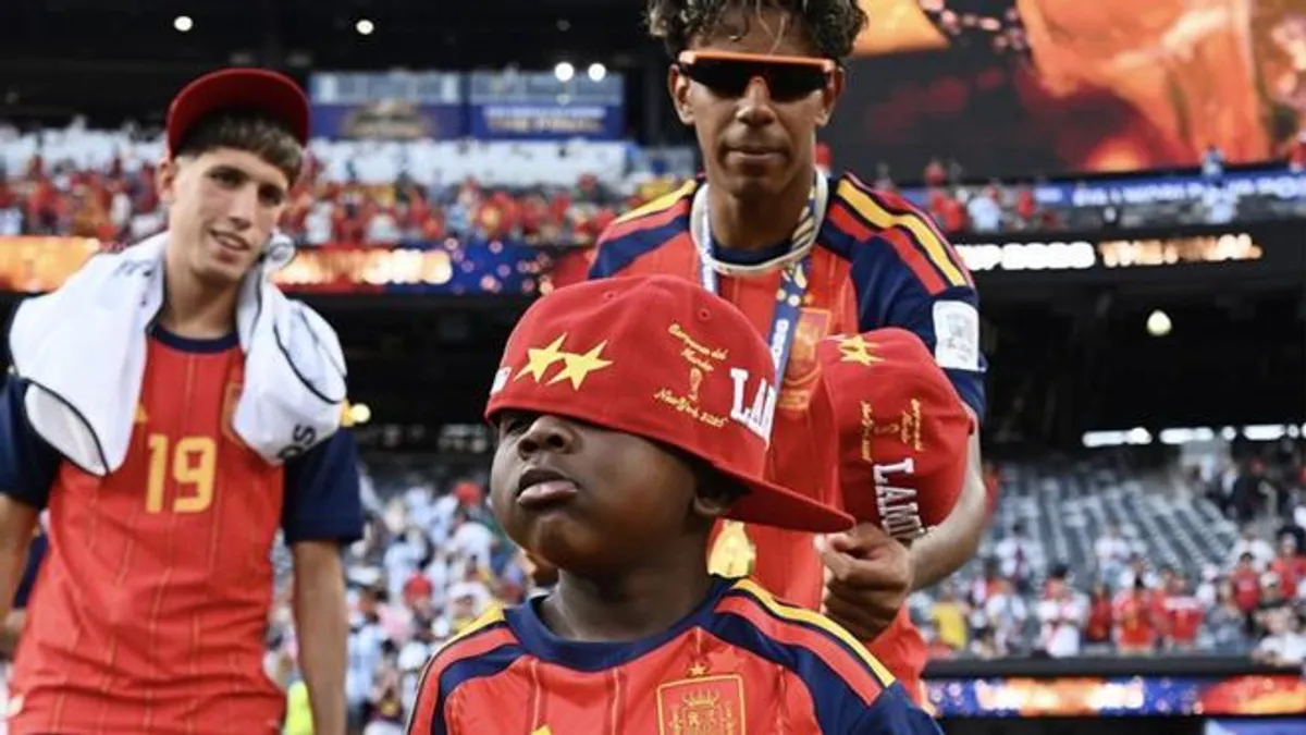 El Hermano de Lamine Yamal: Protagonista Inesperado en la Celebración del Mundial