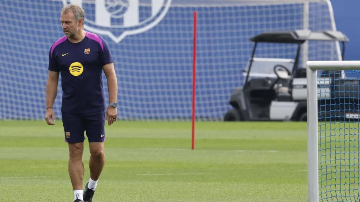 Jugadores del FC Barcelona inician exámenes médicos previos a la temporada