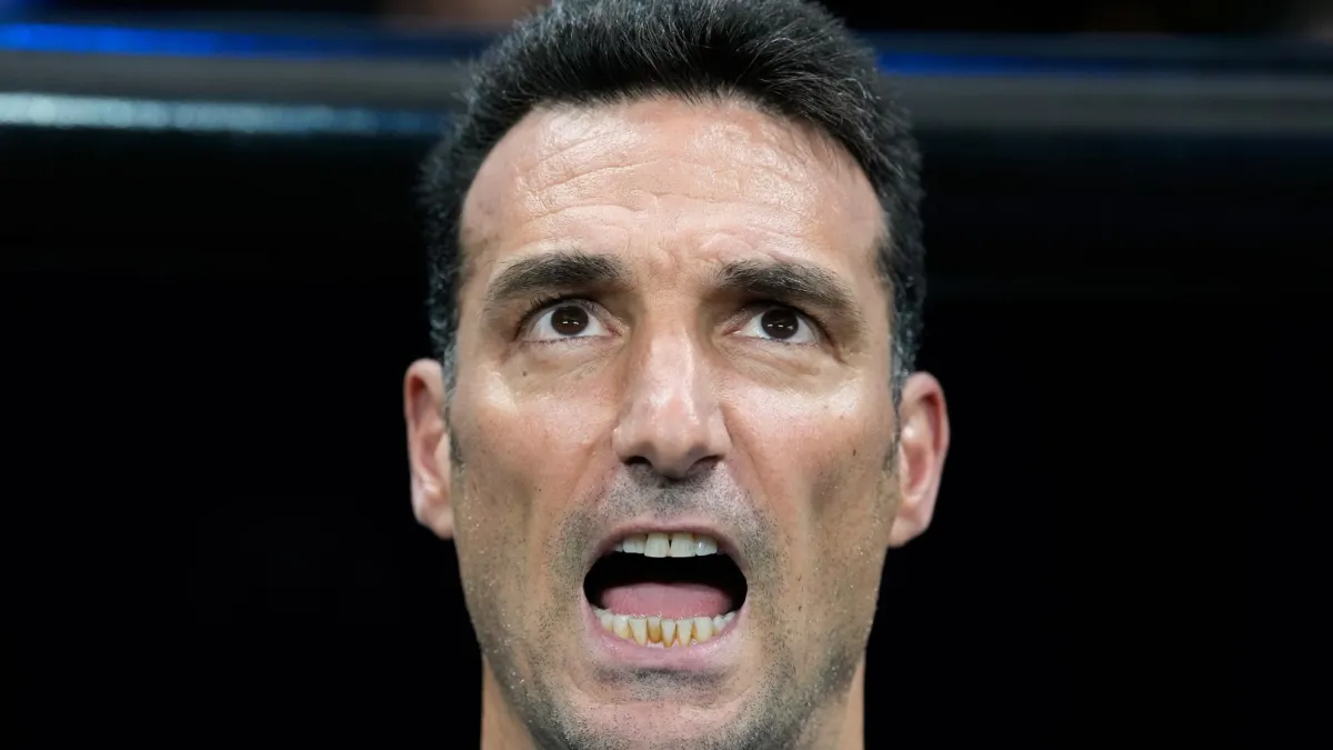 Scaloni, el estratega que llevó a Argentina a la final del Mundial contra su maestro De la Fuente