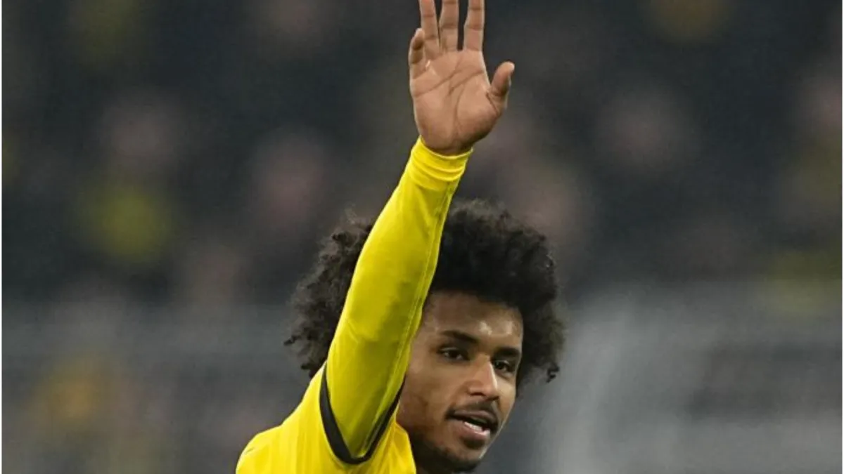Karim Adeyemi, ausente en el inicio de la pretemporada del Borussia Dortmund por negociaciones de salida