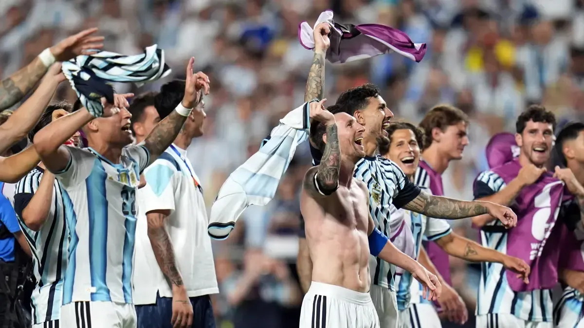 El gesto de Messi con Roberto Baggio tras la victoria de Argentina ante Suiza