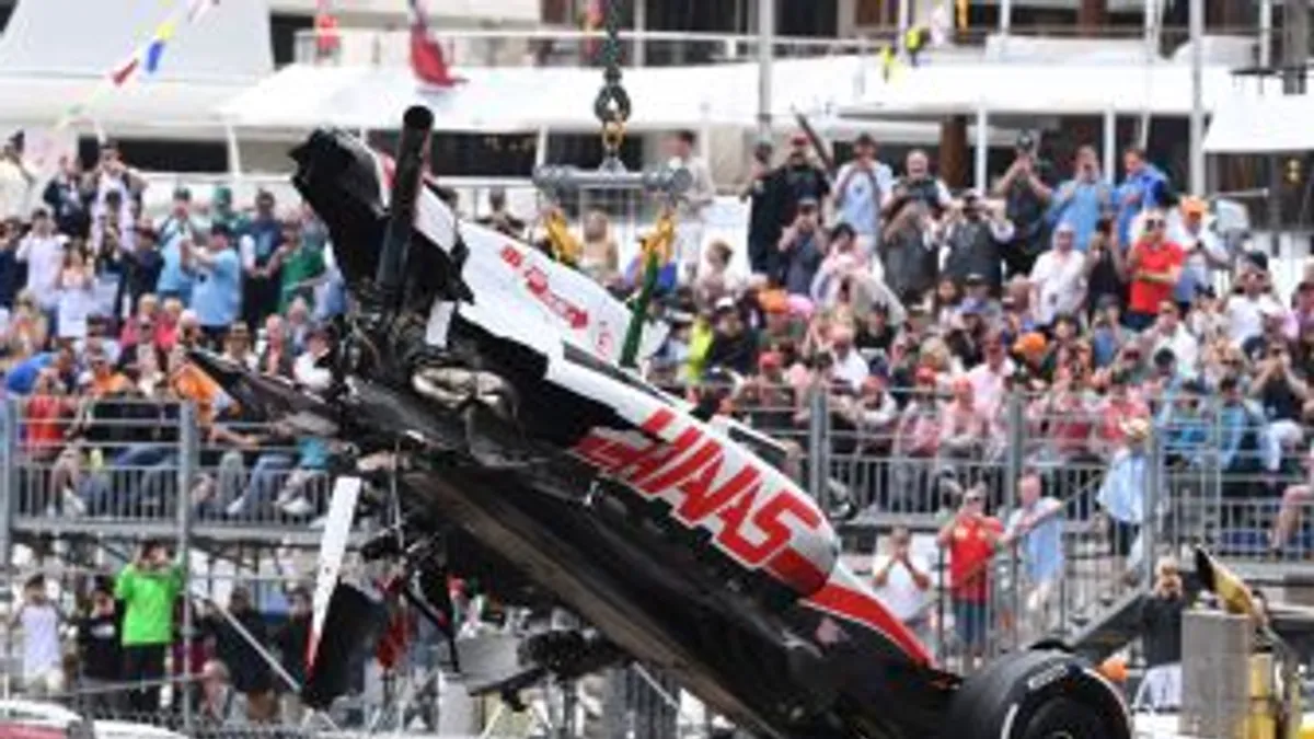 El nuevo percance de Schumacher golpea la caja de Haas