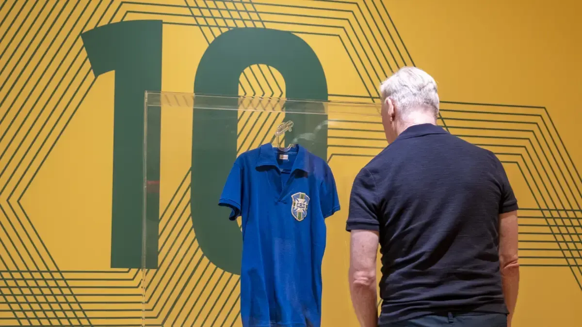 Camiseta de Pelé de 1958 alcanza cifra récord en subasta