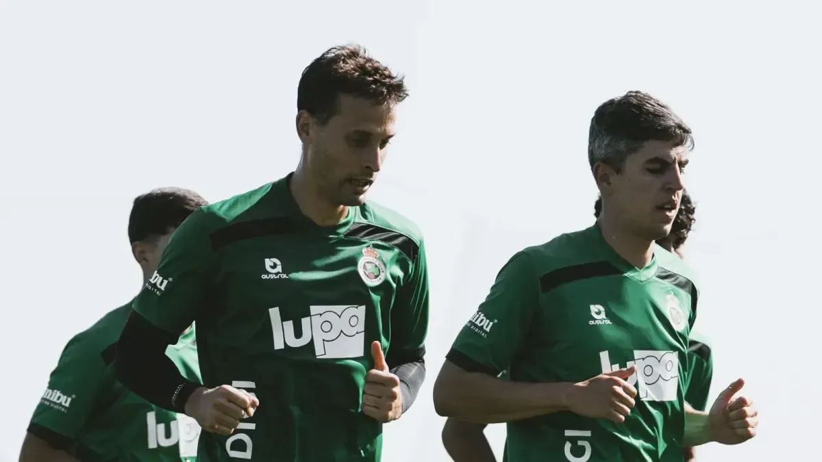 El Racing arranca la pretemporada con Canales y baja de Puerta y Salinas