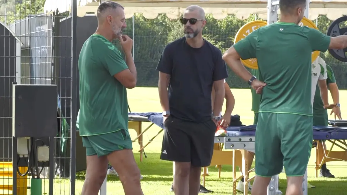 Betis: Fajardo planifica la plantilla para la Champions