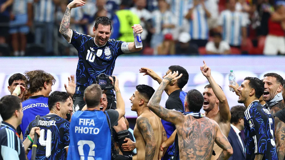 Messi: Del vestuario a la gloria, con apoyo y liderazgo