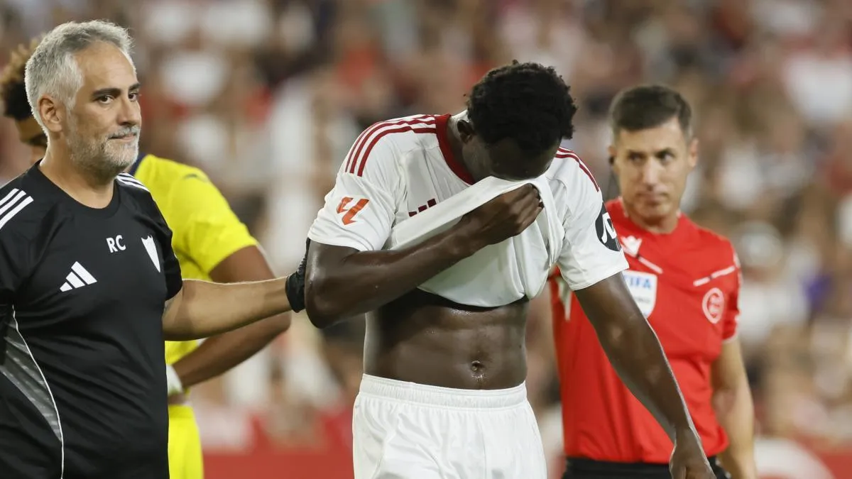 Nianzou se marcha del Sevilla rumbo a Lille tras superar el reconocimiento médico