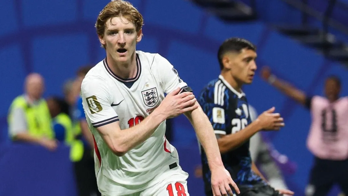 Gol de Gordon pone en ventaja a Inglaterra ante Argentina
