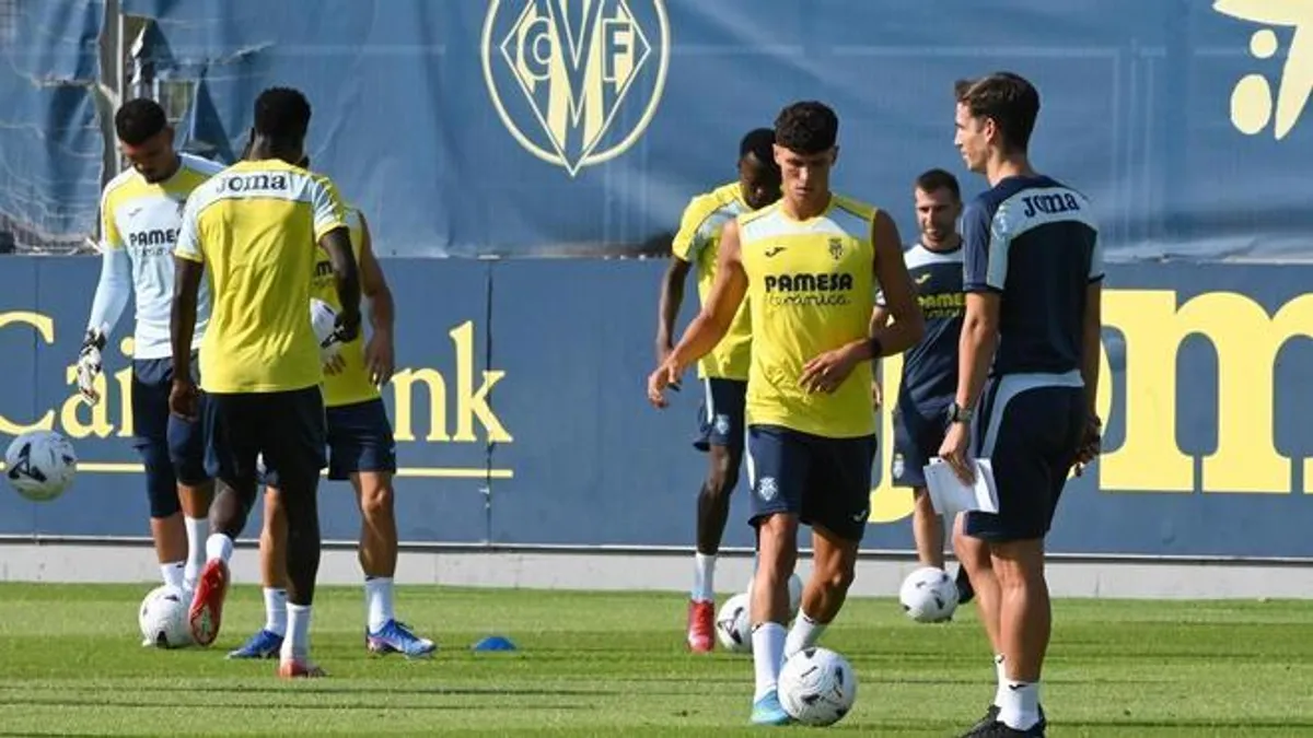 Los jóvenes talentos del Villarreal se abren paso bajo la dirección de Íñigo Pérez