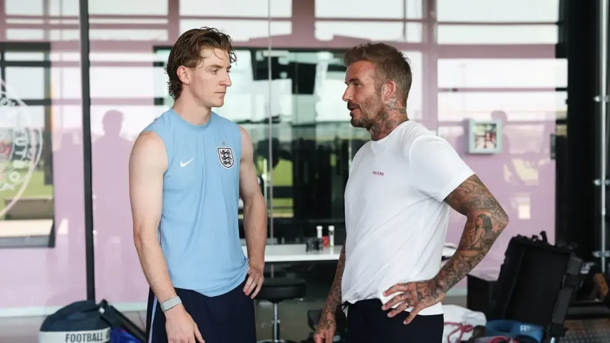 Beckham aconseja a Gordon antes del crucial duelo del Mundial.