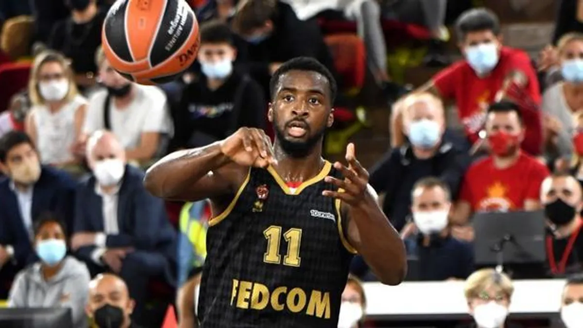 Alpha Diallo da el salto a la NBA y rompe acuerdos previos