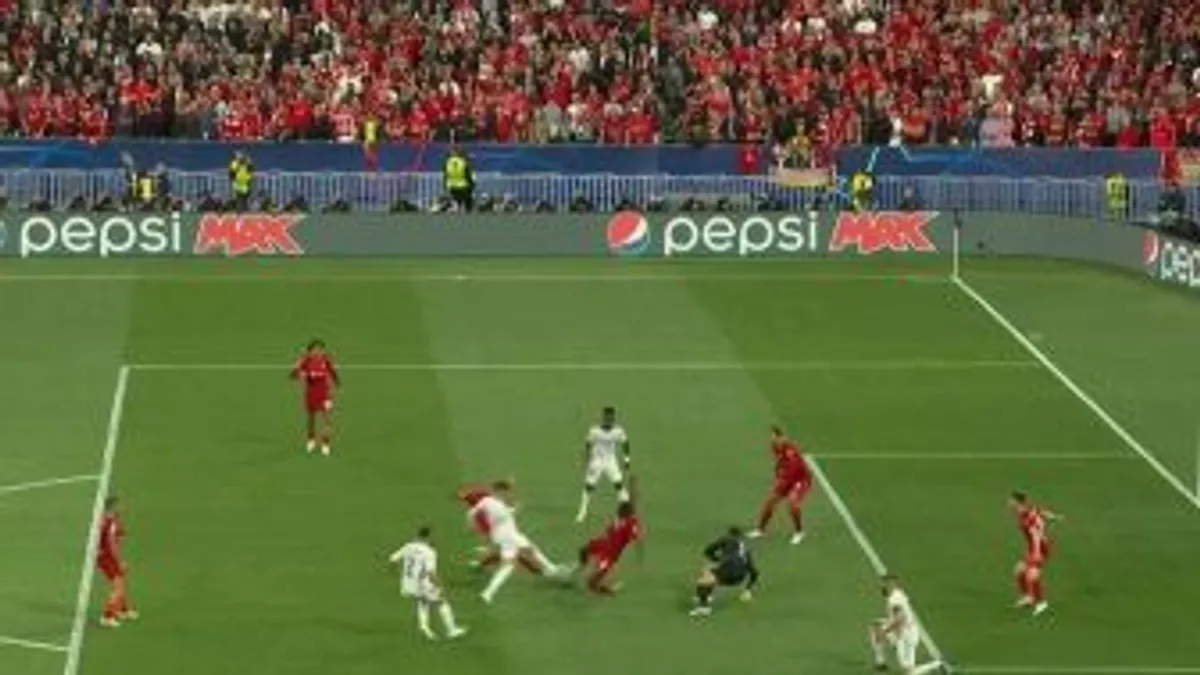 Polémica en el Bernabéu: ¿Estaba Benzema en fuera de juego antes del gol anulado?