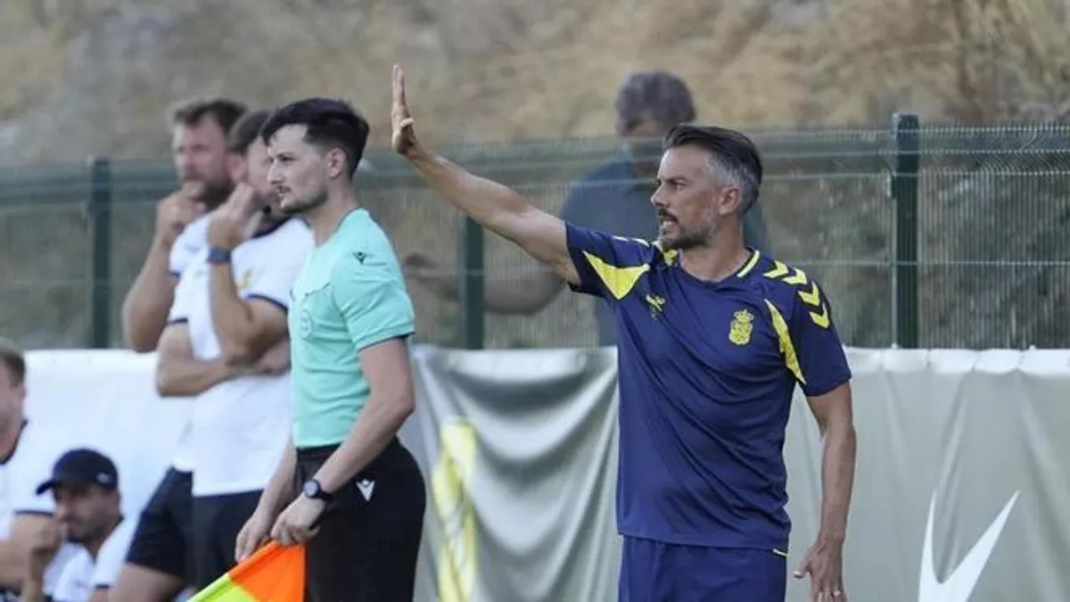 UD Las Palmas: De la Barrera busca fichajes y paciencia con la cantera tras la pretemporada