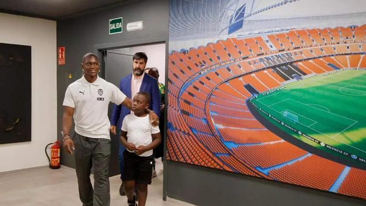 ¿Un 'tanque' en Mestalla? Aliou Dieng llega al Valencia CF