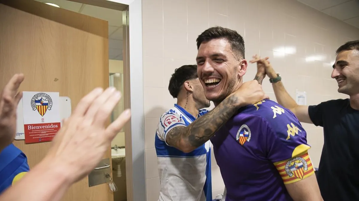 Ortega, el guardián del Sabadell que venció al cáncer, renueva y jugará en Segunda