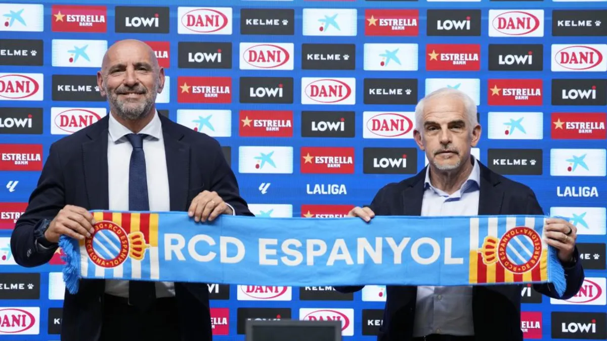 Monchi: "No pagaremos de más por urgencia; necesitamos al menos dos o tres incorporaciones"