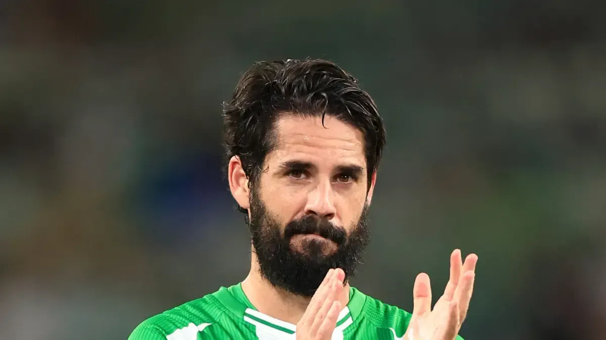 Isco deja la concentración del Betis por motivos personales