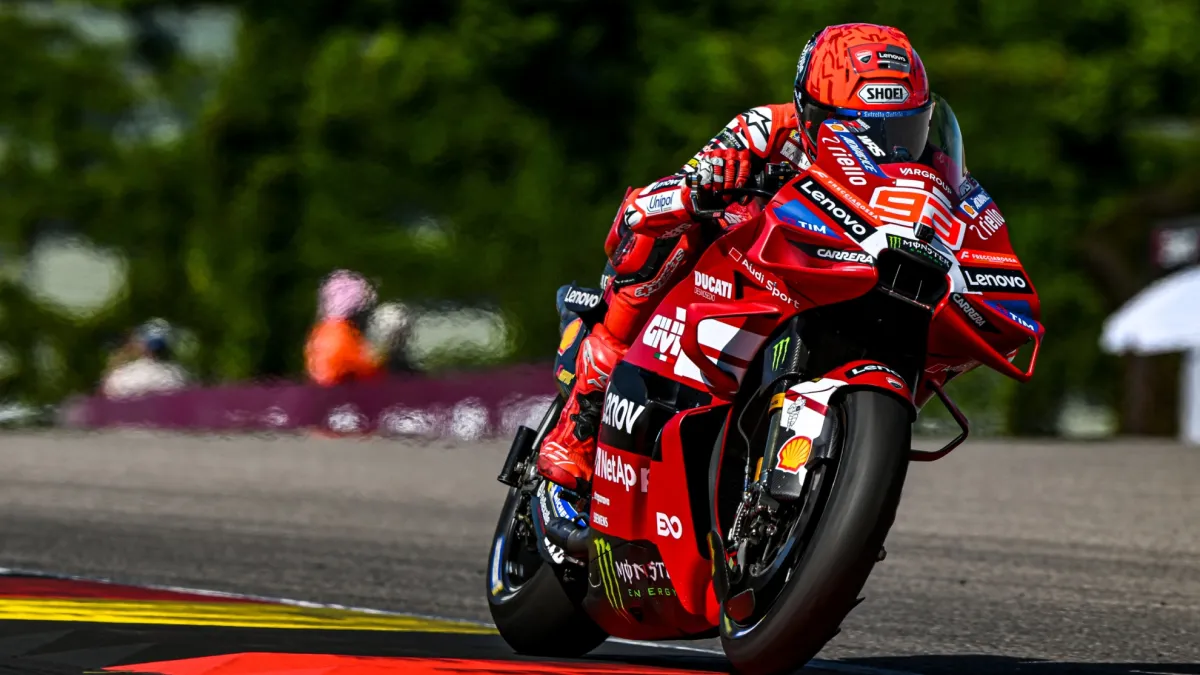 Marc Márquez se impone en el Sprint de Sachsenring y recorta distancias