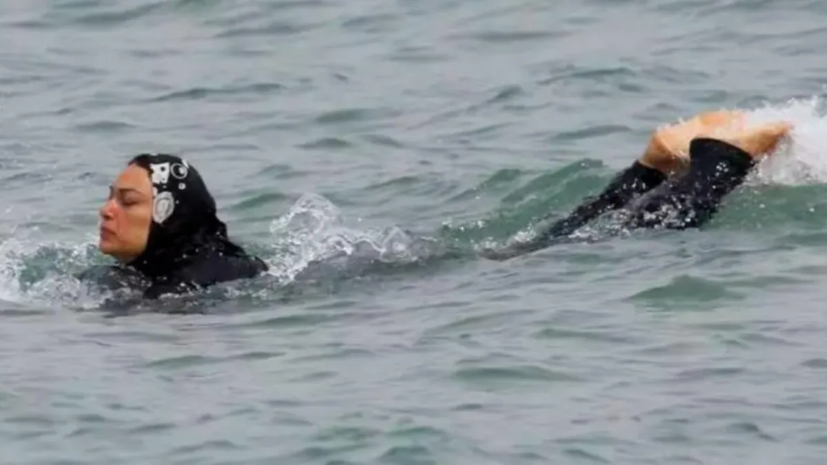 Sanción en piscinas de Burgos: Tres mujeres son expulsadas por bañarse con burkini
