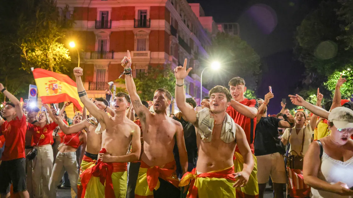 Reacciones populares: Mataró celebra a Lamine Yamal; Eibar exalta a Oyarzabal