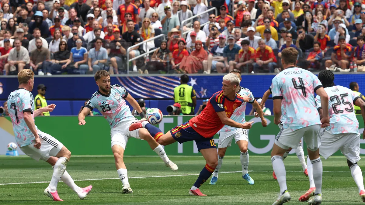 Dani Olmo confirma su titularidad ante Bélgica: el centrocampista se impone en el once inicial