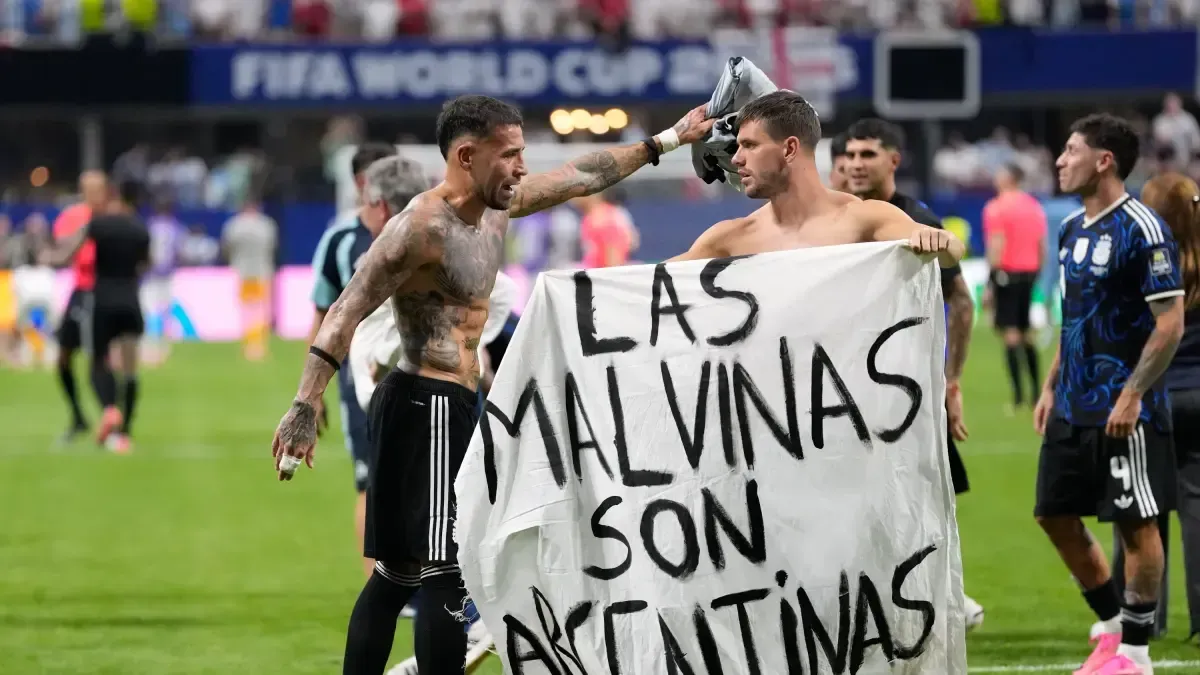 Argentina enfrenta posible sanción de la FIFA por pancarta sobre Malvinas