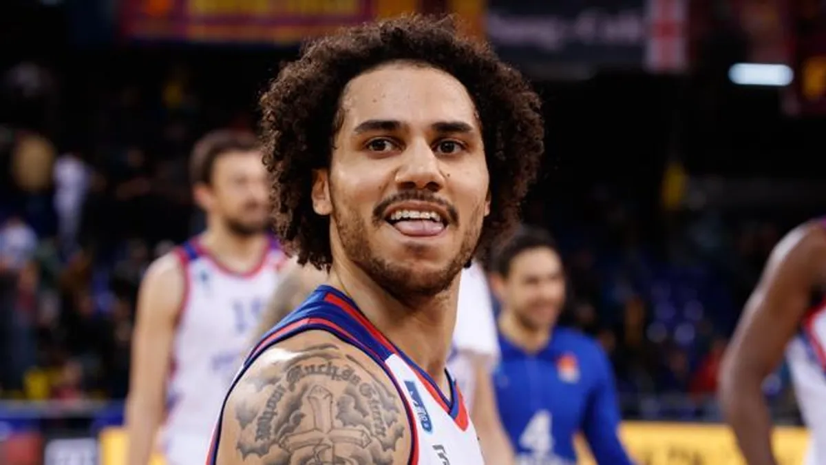 Shane Larkin ficha por el Fenerbahçe de Jasikevicius por dos temporadas