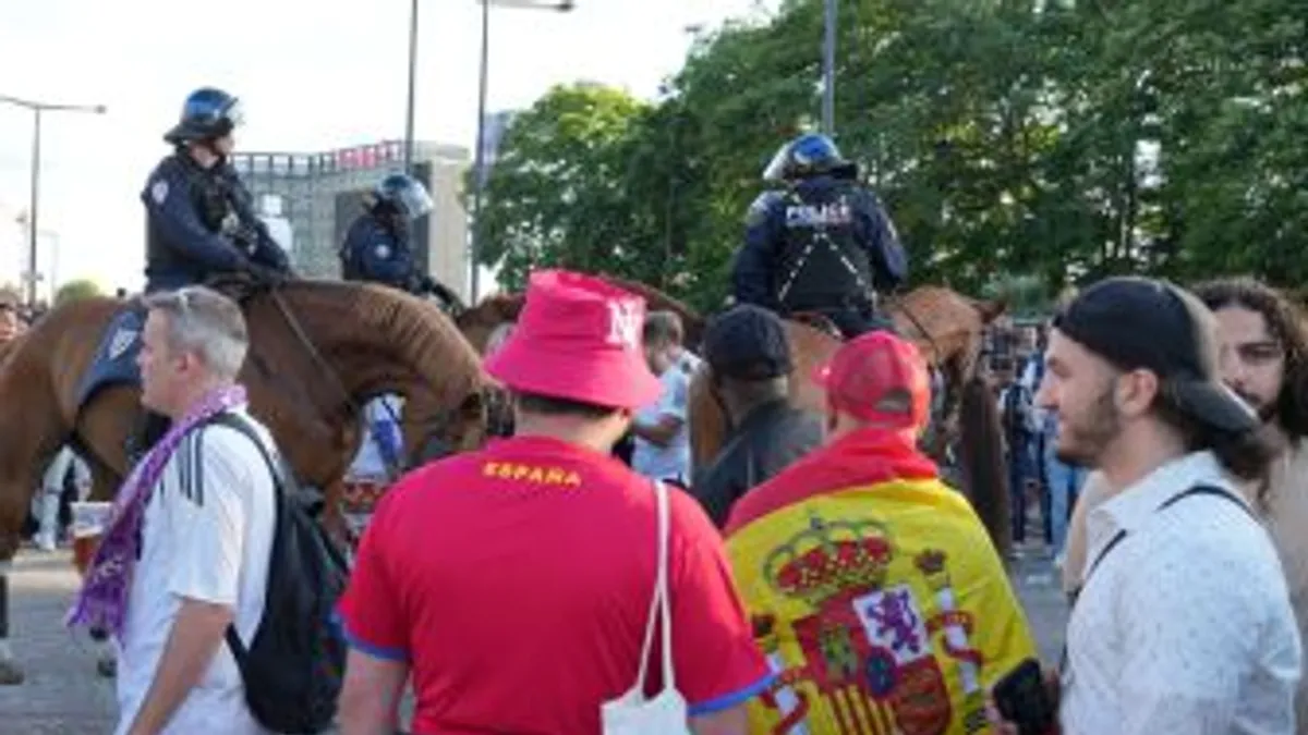 Aficionados del Real Madrid relatan caos en París: "Entramos porque nos dejaron pasar con niños"