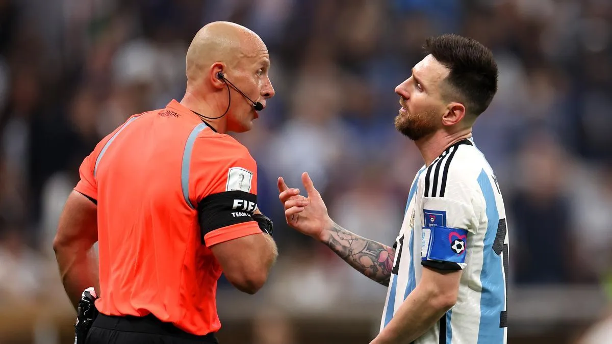 13 Árbitros FIFA Designados para las Semifinales y Final del Mundial