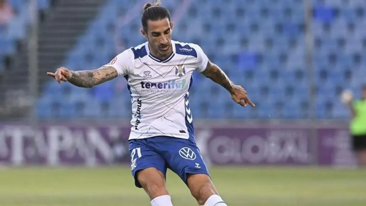 Mateu Busca un Nuevo Comienzo en el Tenerife Tras una Temporada Marcada por las Lesiones