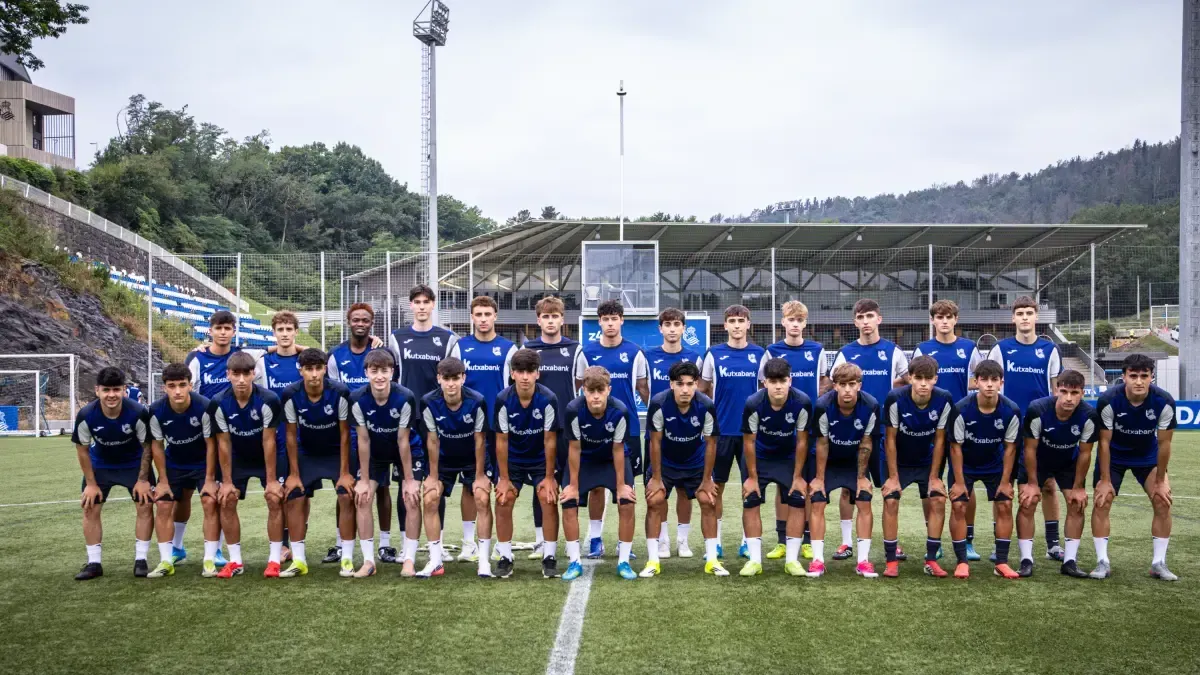 La Real Sociedad C inicia su preparación estival con jóvenes talentos