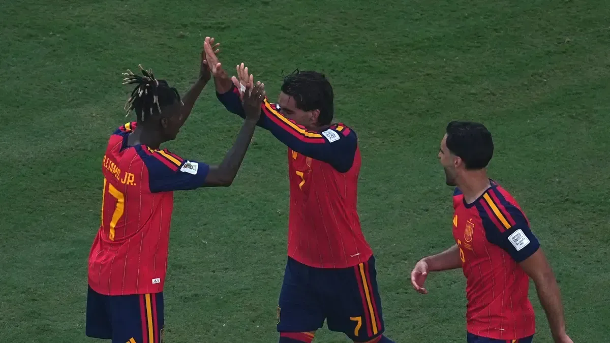 Nico Williams brinda asistencia clave; Unai Simón, histórico en la Copa del Mundo