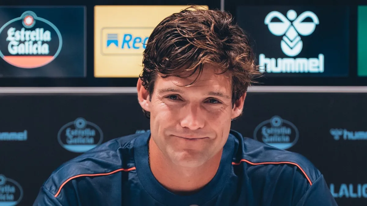 Marcos Alonso renueva con el Celta y asegura que prefiere competir a un retiro dorado