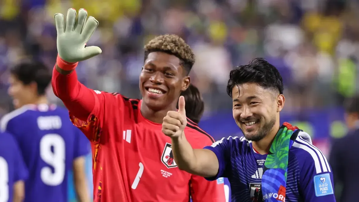 Zion Suzuki cambia de rumbo: del PSG a la Premier League con el Aston Villa