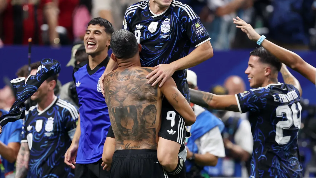 Julián Álvarez: ¿Autodescarte para forzar su salida del Atlético rumbo al Barça?